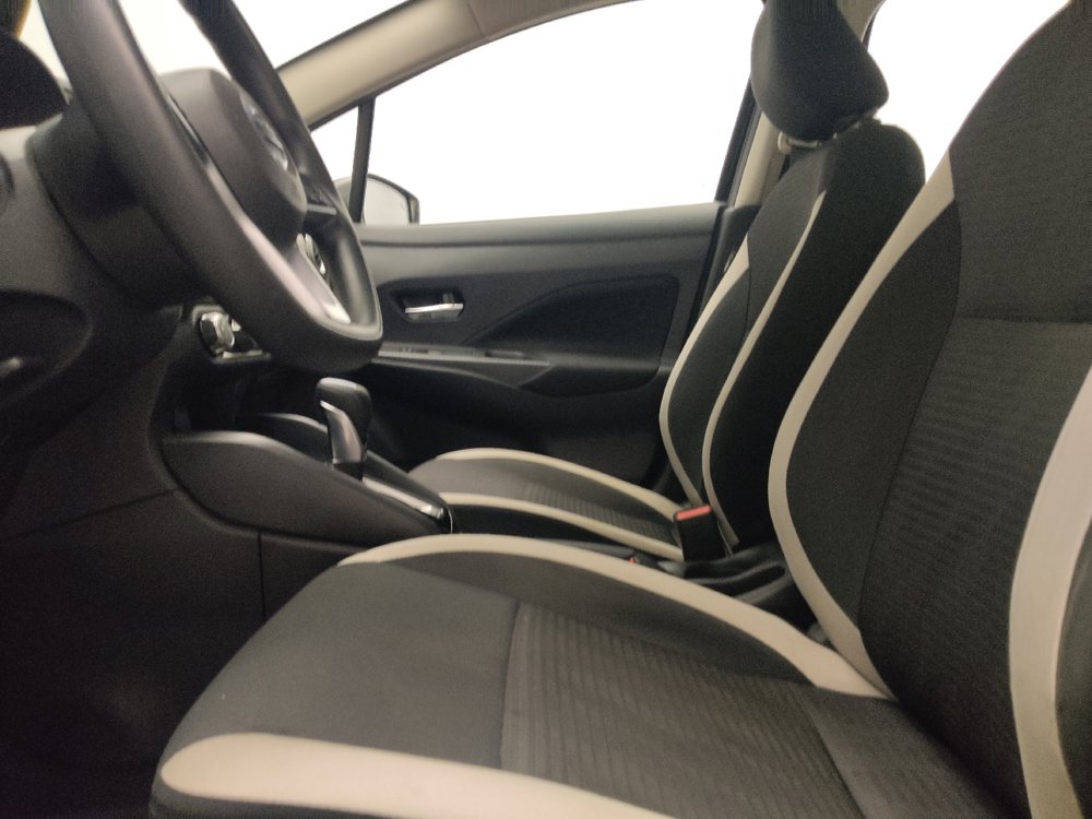 Used 2021 Nissan Versa SV FWD image 17