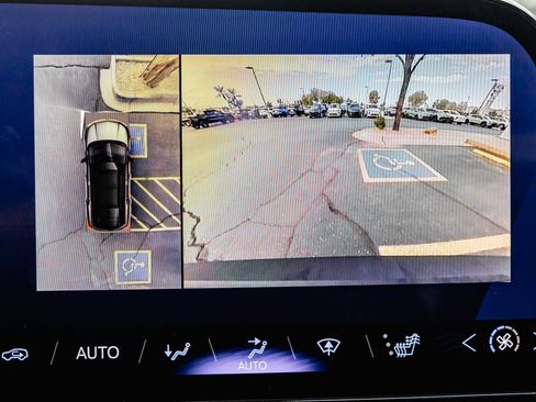 Used 2024 Chevrolet Blazer EV LT AWD/4WD image 16