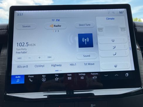 Used 2022 Ford Expedition Limited RWD image 16