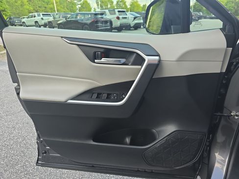 Used 2022 Toyota RAV4 XLE Premium FWD image 26