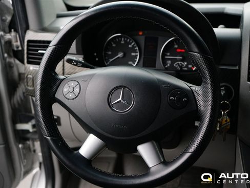 Used 2018 Mercedes-Benz Sprinter 2500 image 36