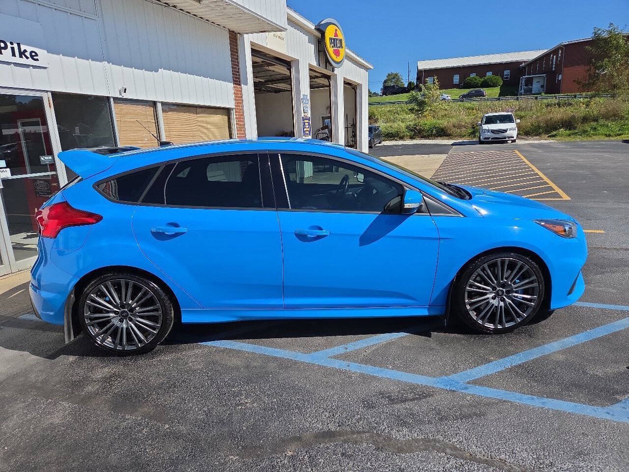 Used 2017 Ford Focus RS AWD/4WD image 6
