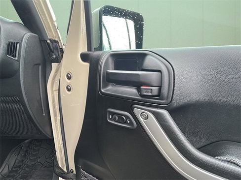 Certified 2017 Jeep Wrangler Unlimited Sahara w/ Quick Order Package 24E Chief image 38