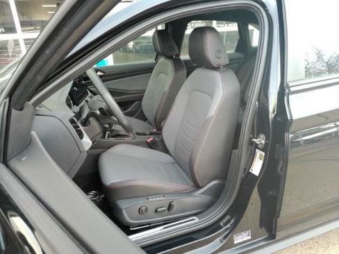 Used 2025 Volkswagen Jetta GLI Autobahn image 6