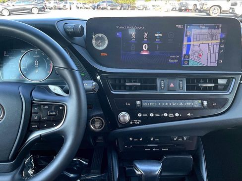 Used 2022 Lexus ES 350 w/ Premium Package FWD image 6