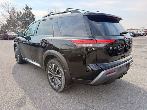 New 2026 Nissan Pathfinder Platinum w/ Cargo Package image 7