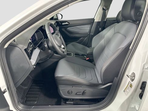 Certified 2025 Volkswagen Jetta SEL image 17