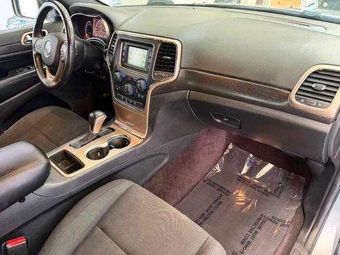 Used 2016 Jeep Grand Cherokee Laredo RWD image 26