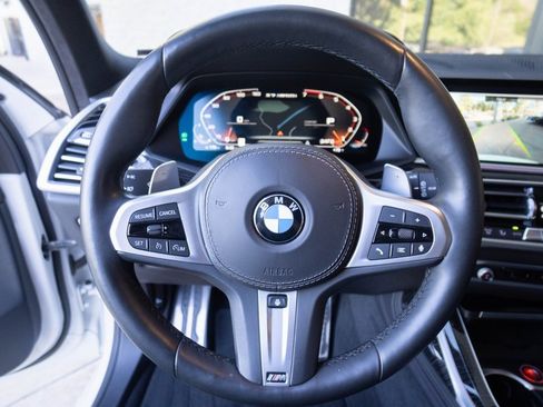 Used 2020 BMW X7 M50i w/ Dynamic Handling Package image 16