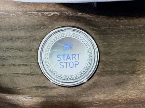 Used 2024 Genesis G80 w/ Prestige Package image 21