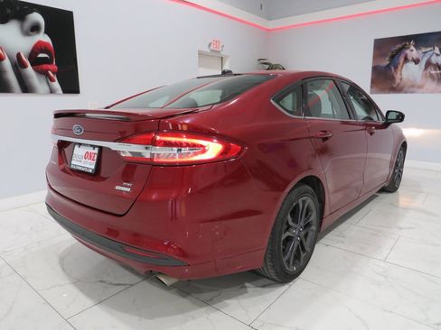Used 2018 Ford Fusion SE w/ Equipment Group 201A FWD image 3
