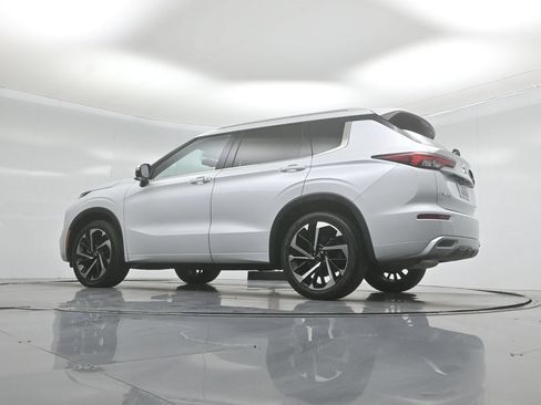 Used 2024 Mitsubishi Outlander SEL FWD image 48