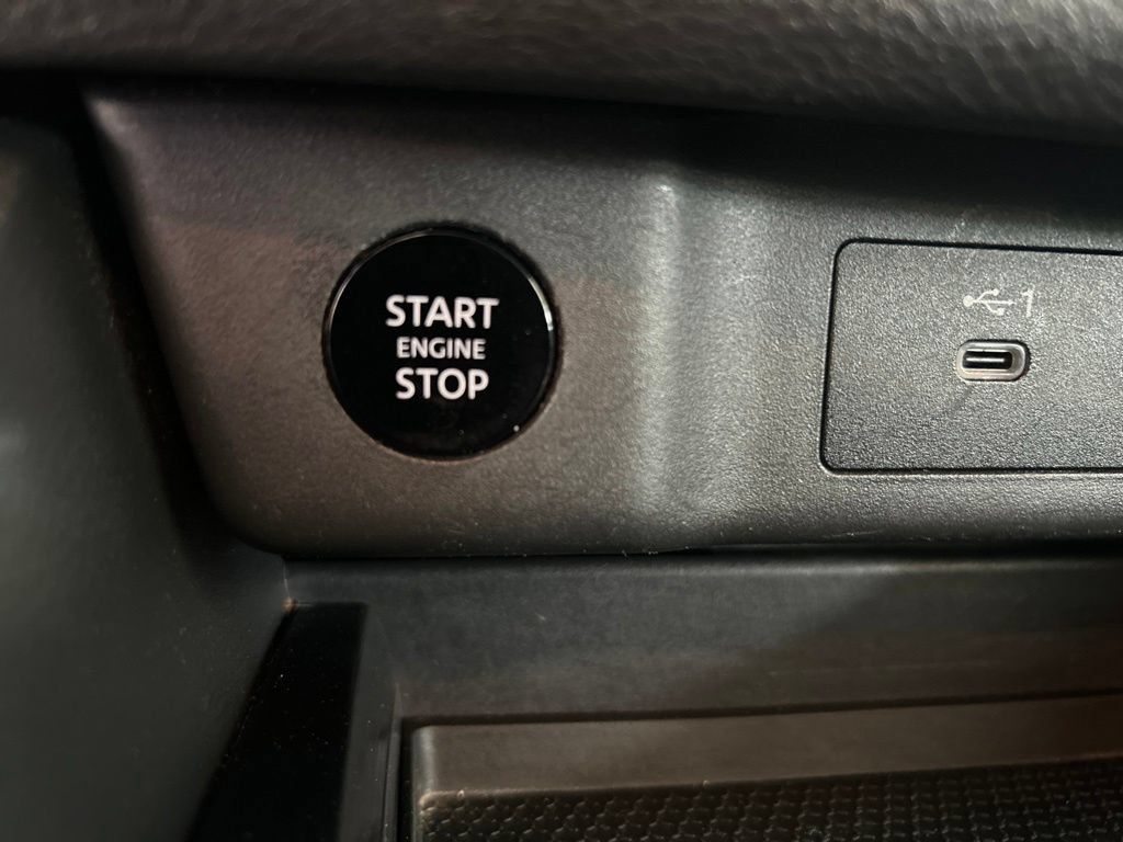 Used 2024 Nissan Rogue S FWD image 40