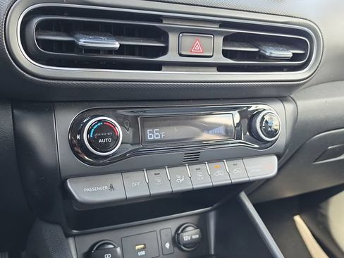 Used 2022 Hyundai Kona Limited AWD/4WD image 27