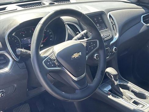 Used 2023 Chevrolet Equinox LT FWD image 9