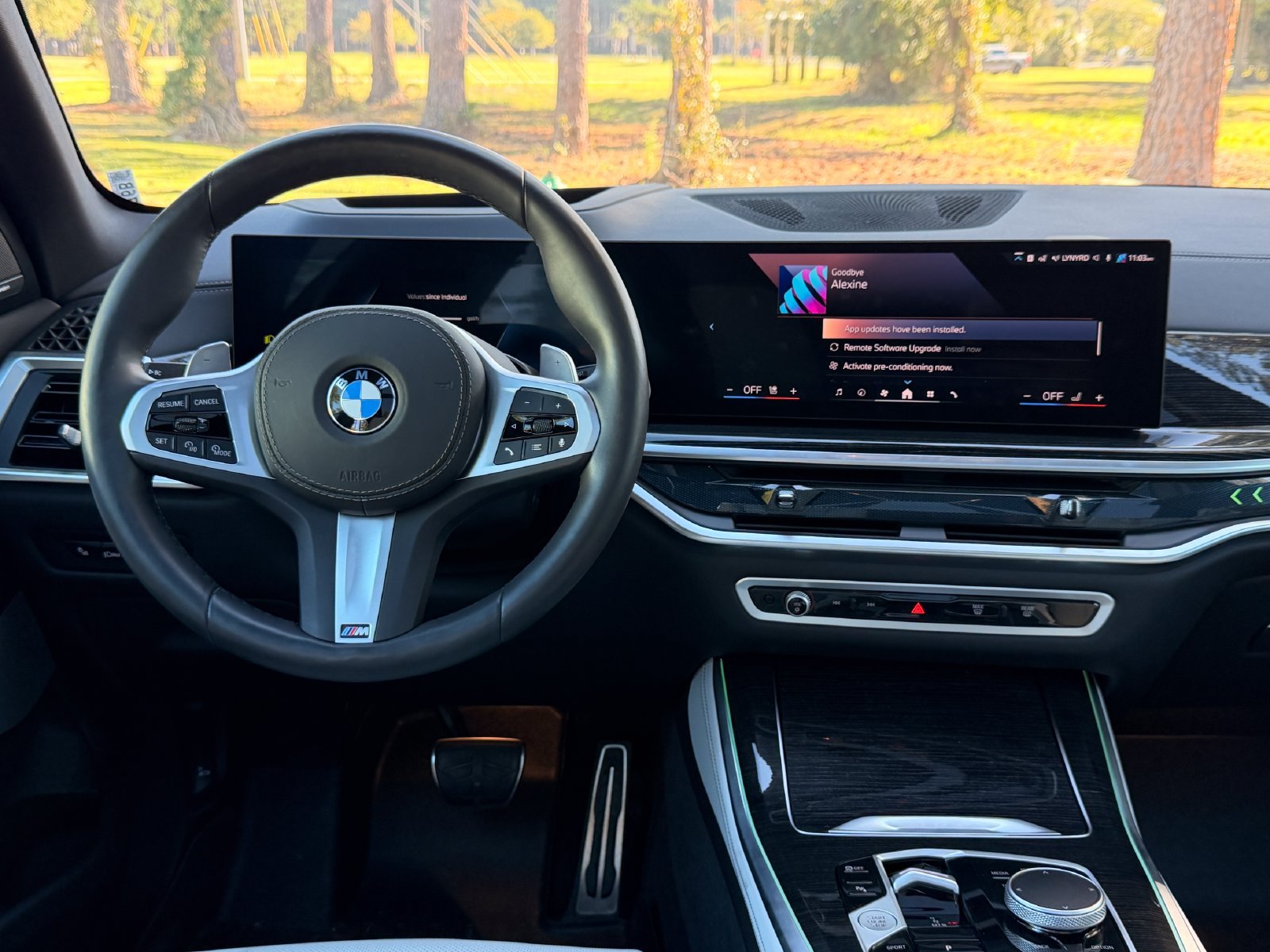 Used 2026 BMW X5 xDrive40i w/ M Sport Package AWD/4WD image 3