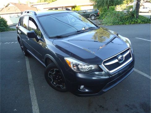 Used 2014 Subaru Crosstrek 2.0i Premium w/ Moonroof Package AWD/4WD image 4