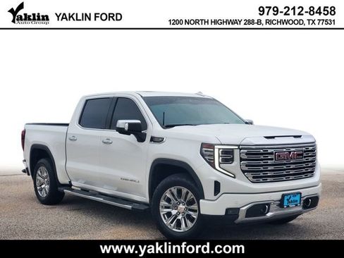 Used 2023 GMC Sierra 1500 Denali w/ Technology Package AWD/4WD image 1