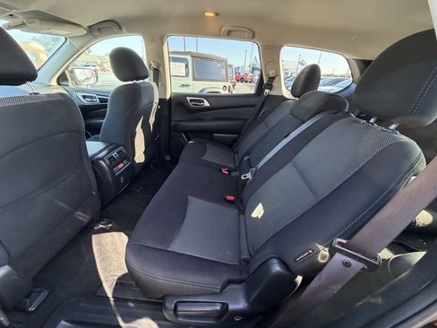 Used 2018 Nissan Pathfinder S FWD image 13