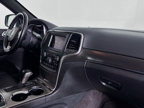 Used 2018 Jeep Grand Cherokee Limited image 29