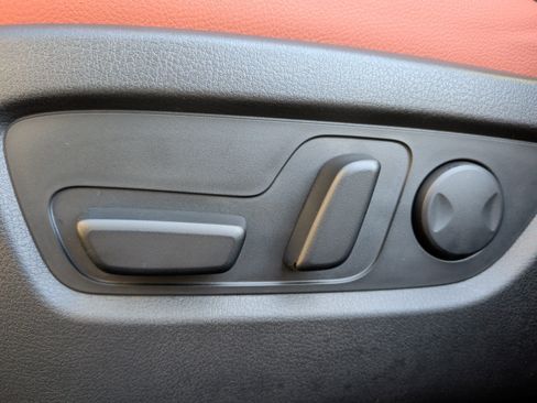 Used 2025 MAZDA CX-30 Carbon image 27