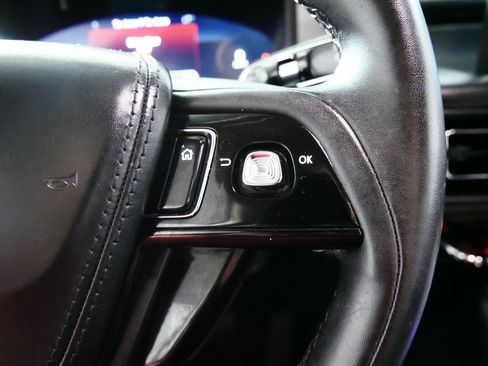 Used 2023 Lincoln Aviator AWD image 28