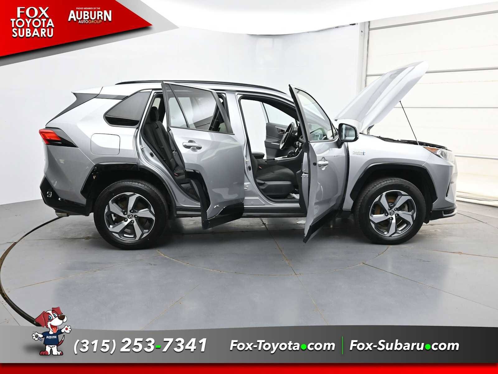 Used 2021 Toyota RAV4 SE w/ Weather & Moonroof Package AWD/4WD image 38