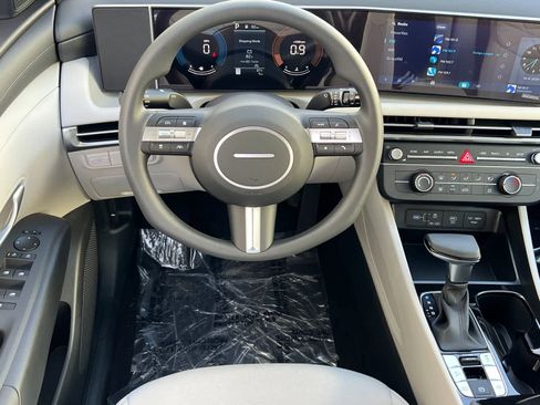 New 2026 Hyundai Tucson SE image 14