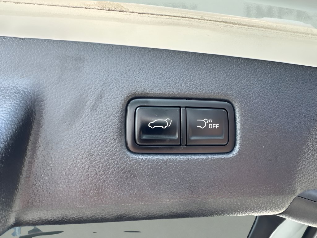 Used 2025 Kia Carnival SX FWD image 31