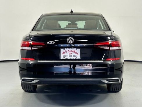 Used 2022 Volkswagen Passat 2.0T SE FWD image 6