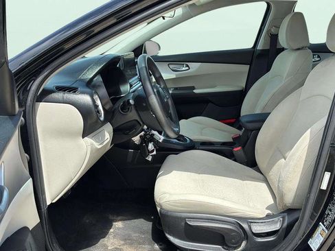 Used 2023 Kia Forte LXS w/ LXS Technology Package FWD image 35