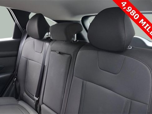 Used 2025 Hyundai Tucson SE image 14