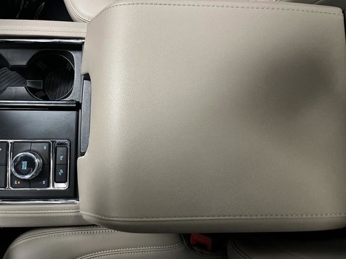 Used 2024 Ford Expedition XLT image 22