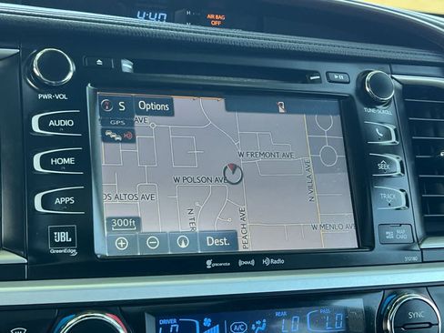 Used 2017 Toyota Highlander Limited w/ Carpet Mat Package AWD/4WD image 25