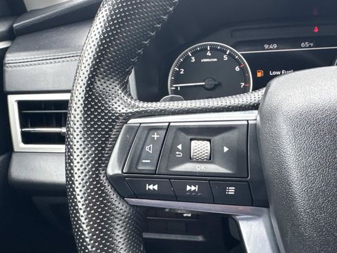Used 2024 Mitsubishi Outlander FWD image 17