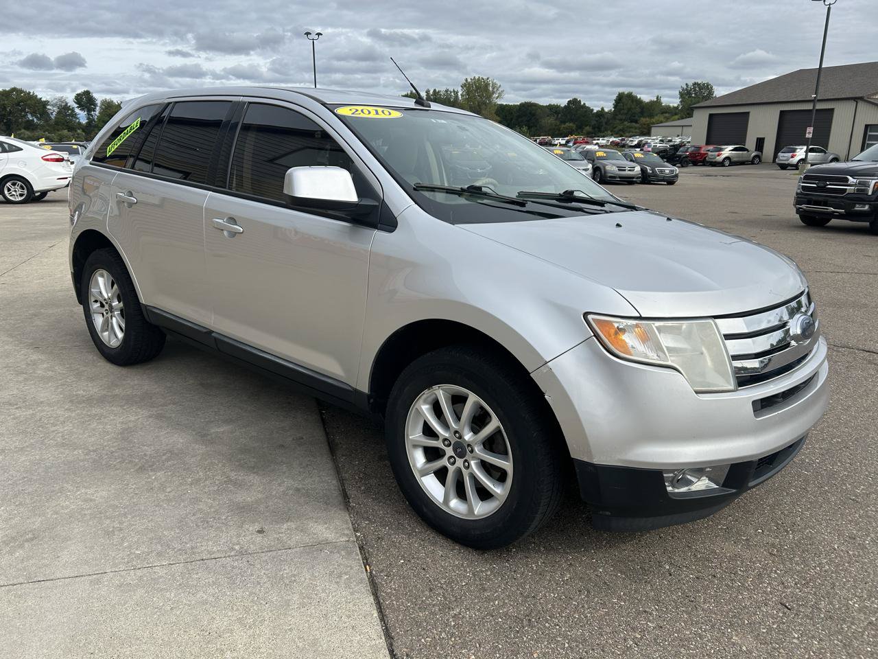Used 2010 Ford Edge SEL FWD image 3