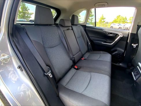 Used 2024 Toyota RAV4 XLE FWD image 19