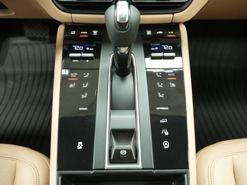 New 2026 Porsche Macan AWD/4WD image 23