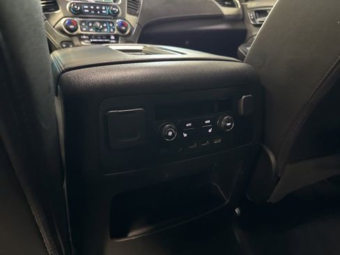 Used 2018 Chevrolet Suburban Premier AWD/4WD image 34