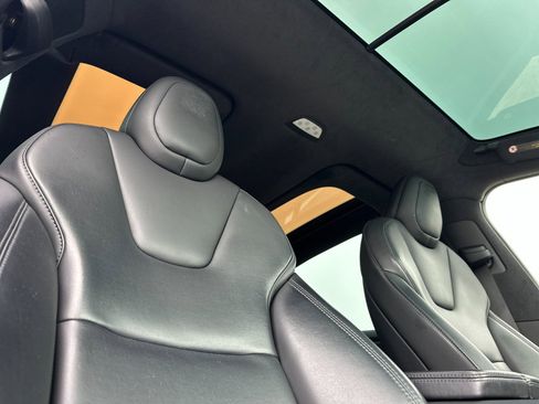 Used 2020 Tesla Model X Long Range image 16