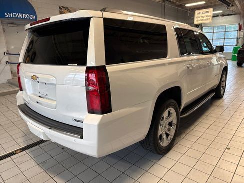 Used 2018 Chevrolet Suburban Premier AWD/4WD image 3