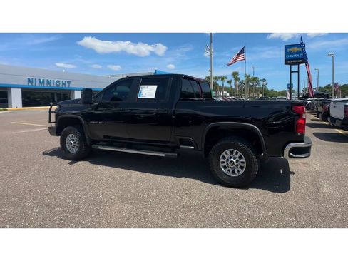 Used 2025 Chevrolet Silverado 2500 LT w/ Convenience Package AWD/4WD image 2