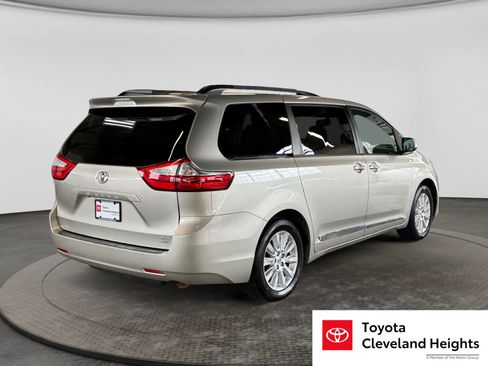 Used 2016 Toyota Sienna XLE AWD/4WD image 5