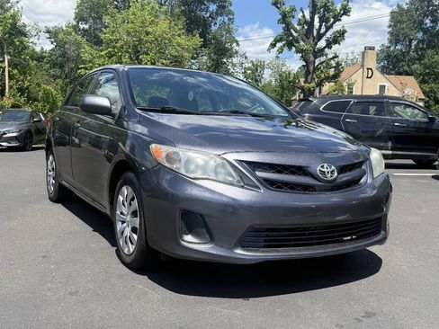 Used 2012 Toyota Corolla LE FWD image 1