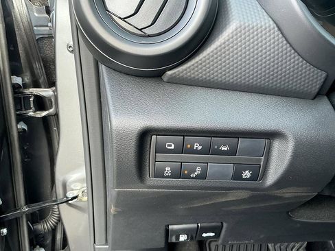 New 2025 Nissan Kicks S image 13