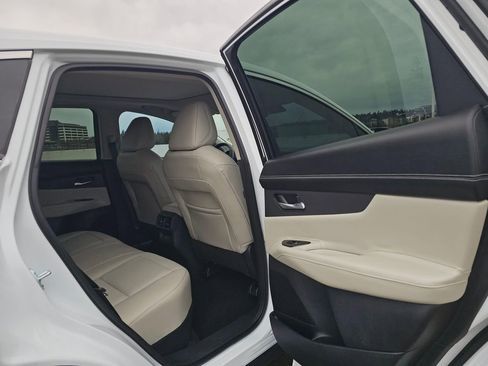 Used 2025 Nissan Murano SL image 14