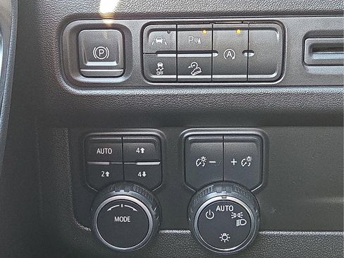 Certified 2023 Chevrolet Suburban Premier image 19