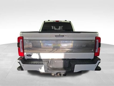 Used 2024 Ford F250 Platinum AWD/4WD image 5