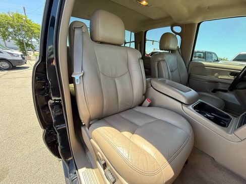Used 2003 GMC Sierra 2500 SLT w/ SLT Preferred Equipment Group AWD/4WD image 25
