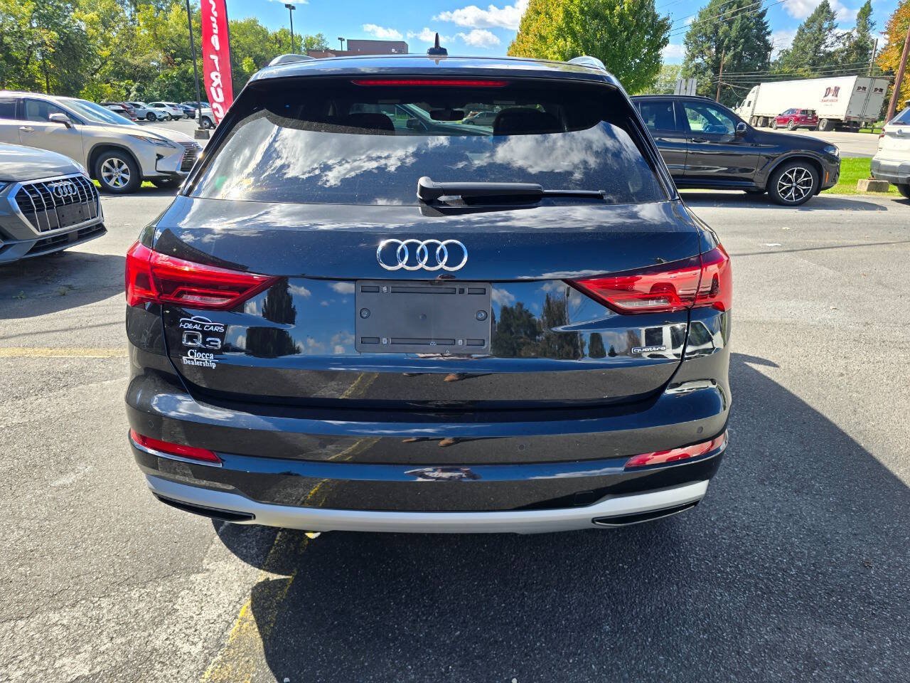 Used 2020 Audi Q3 2.0T Premium Plus w/ Premium Plus Package AWD/4WD image 4